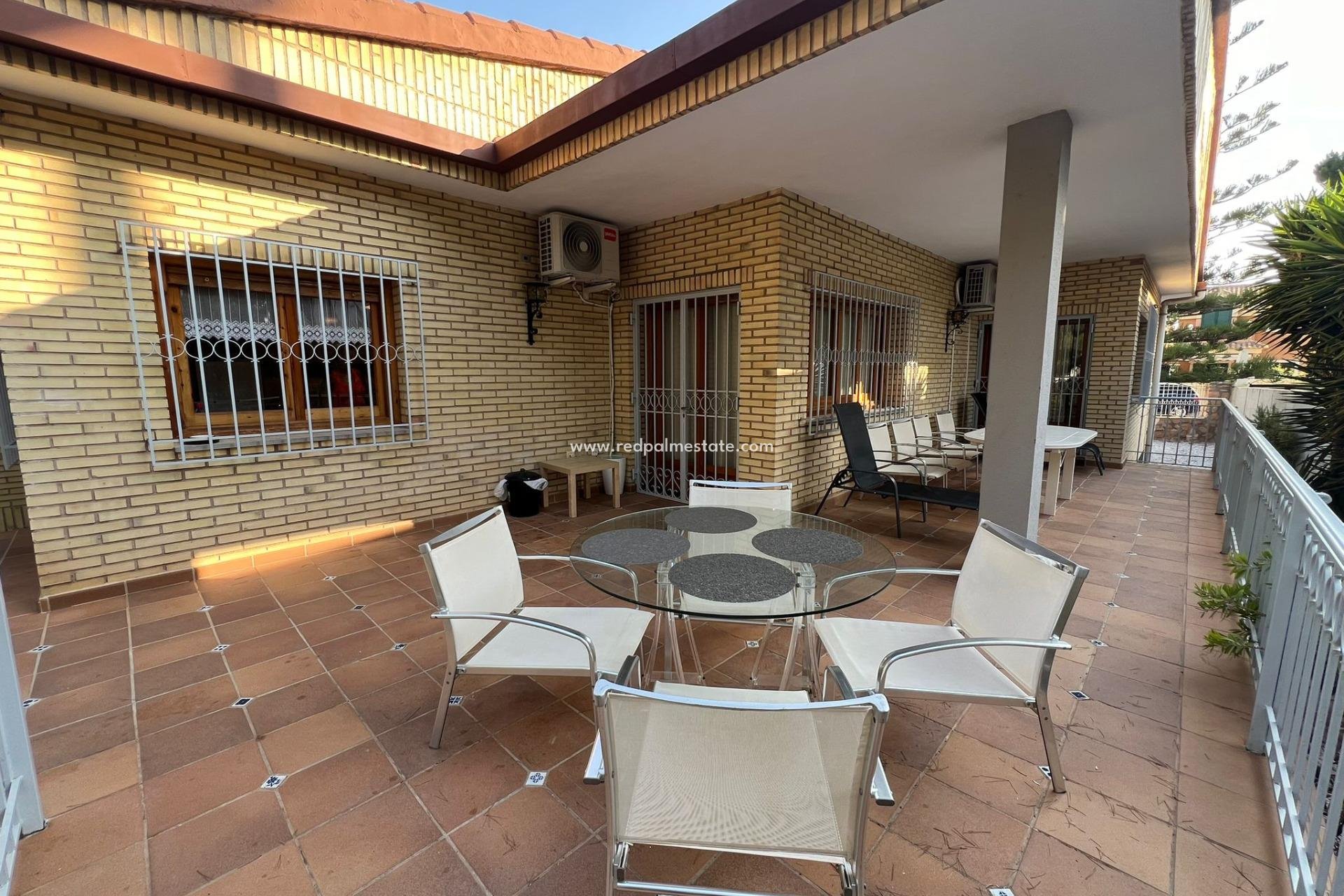 Videresalg - Villa -
Orihuela Costa - Campoamor