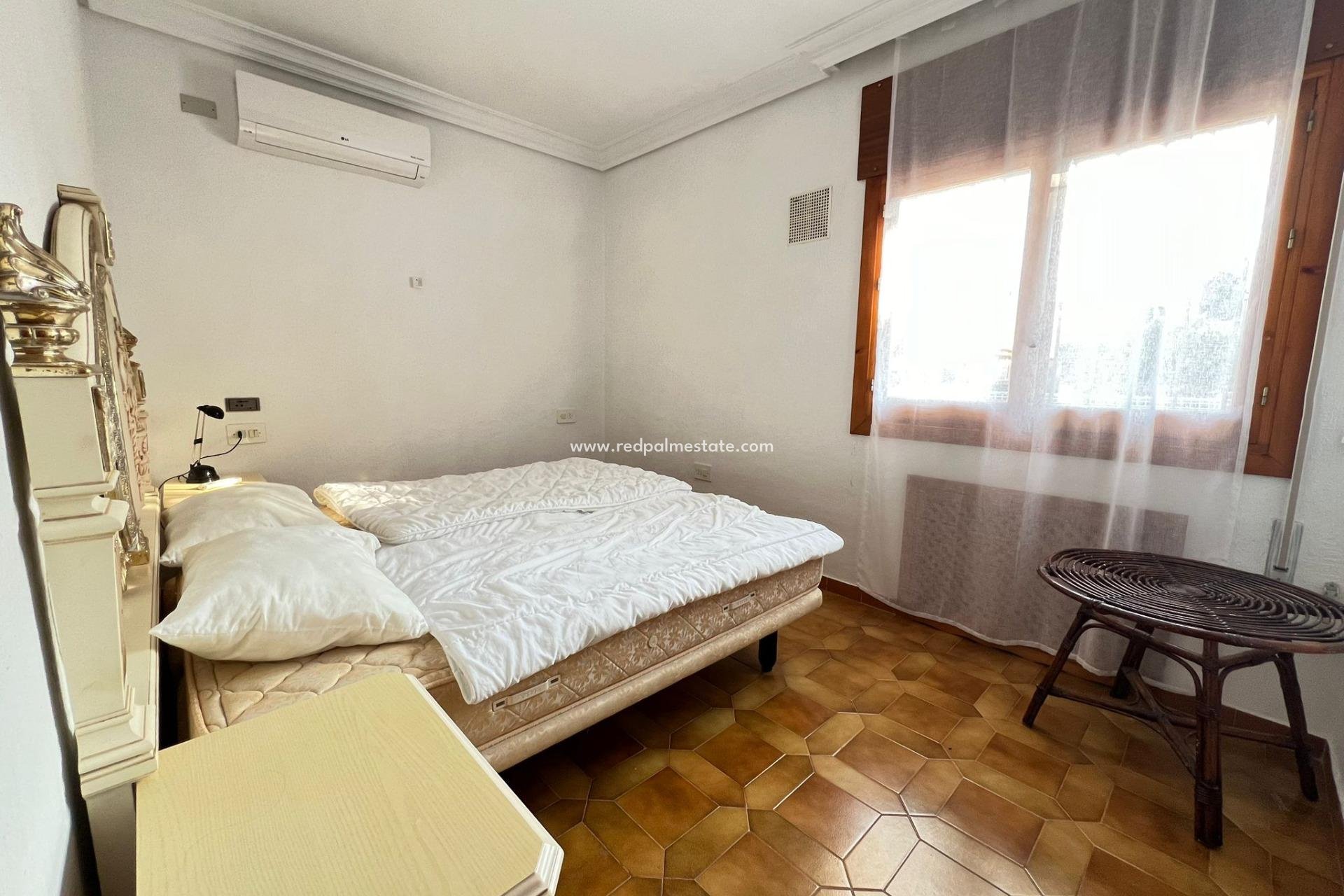 Videresalg - Villa -
Orihuela Costa - Campoamor