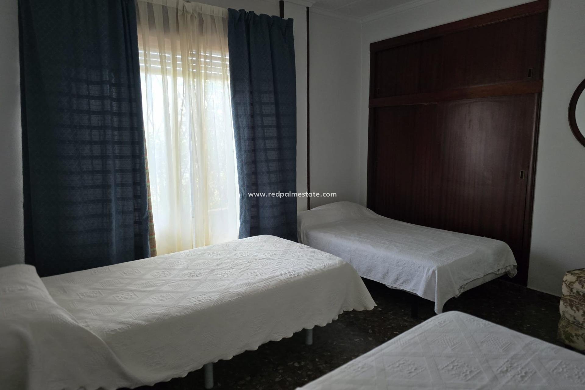 Videresalg - Villa -
Orihuela Costa - Campoamor