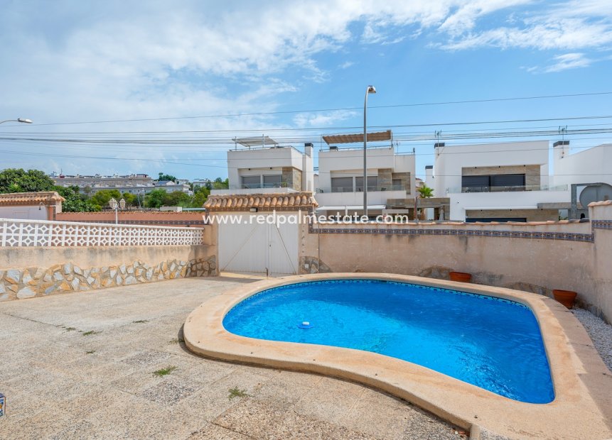 Videresalg - Villa -
Orihuela Costa - El Galan