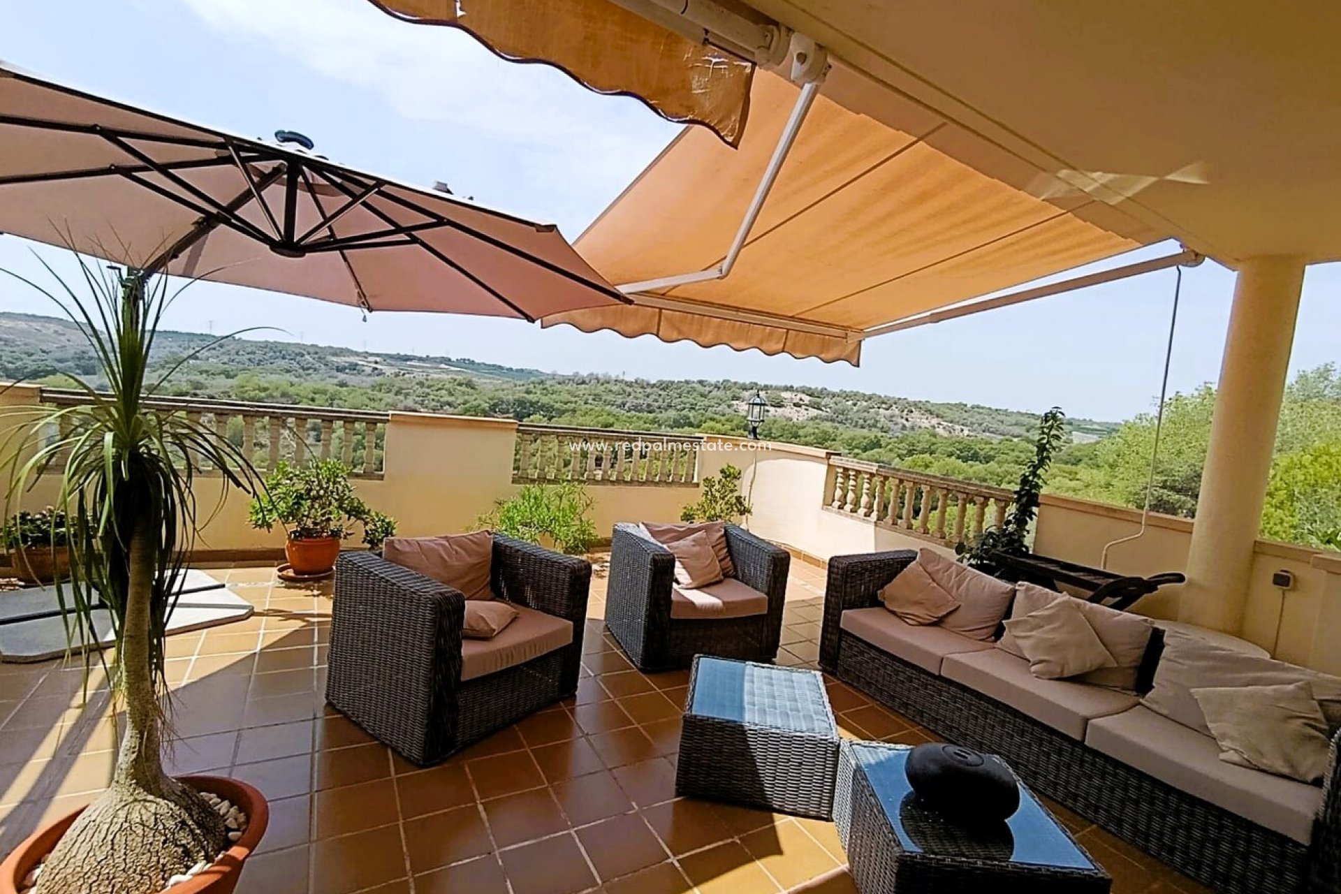 Videresalg - Villa -
Orihuela Costa - Inland