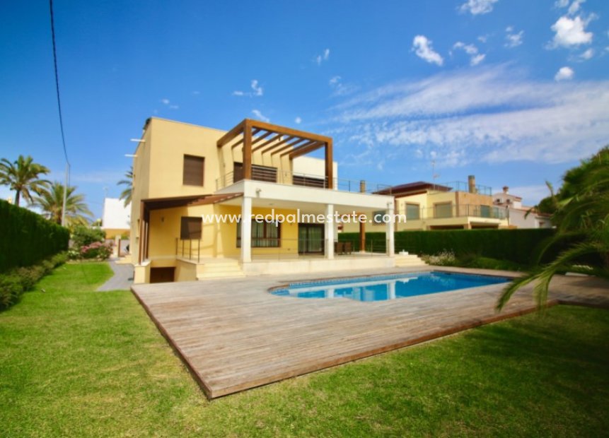 Videresalg - Villa -
Orihuela Costa - Inland