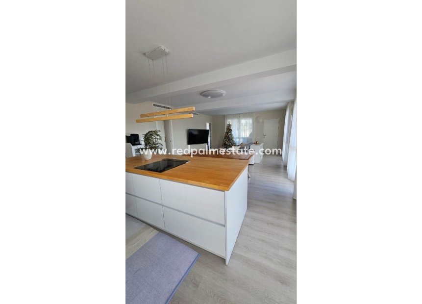 Videresalg - Villa -
Orihuela Costa - Inland