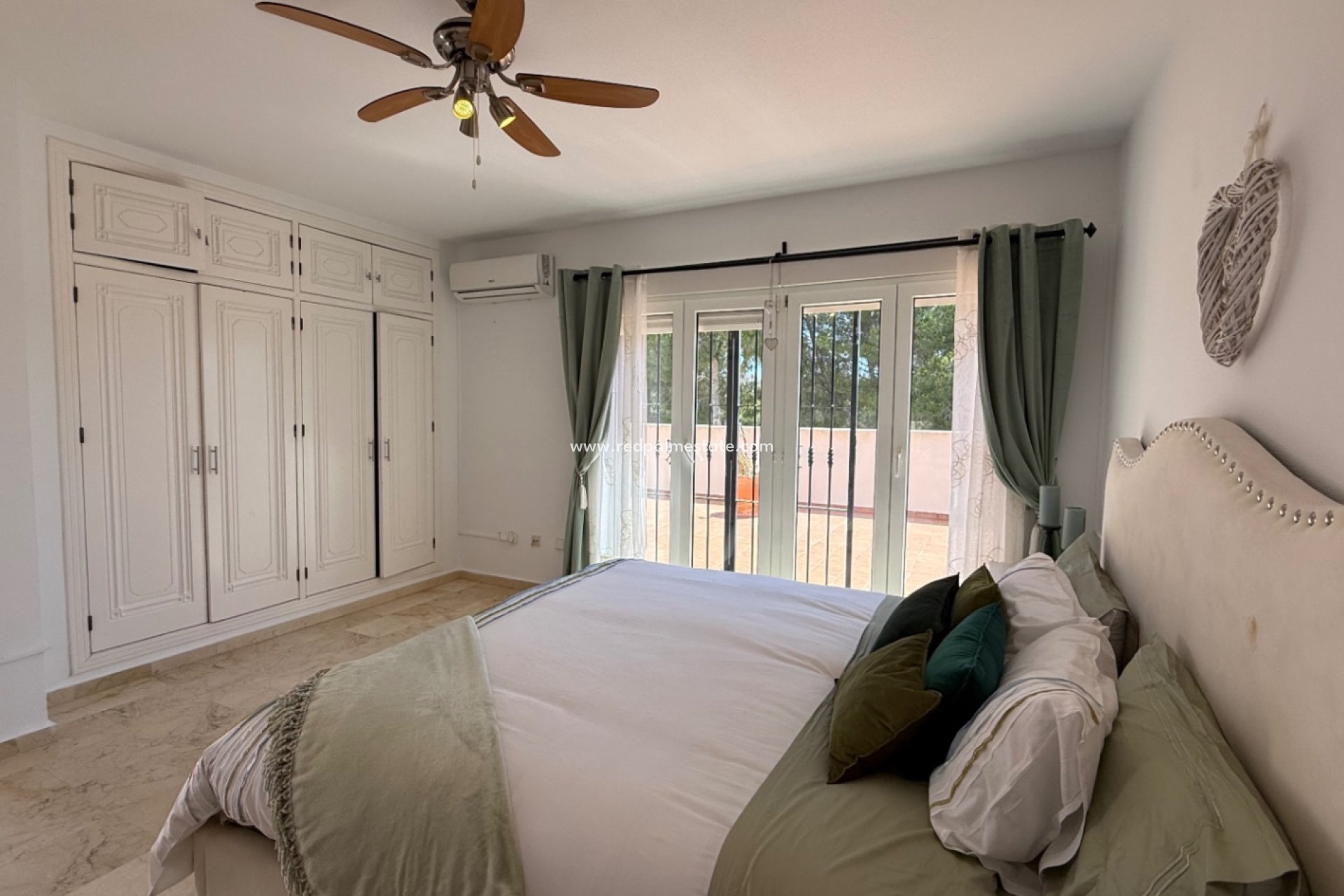 Videresalg - Villa -
Orihuela Costa - Inland