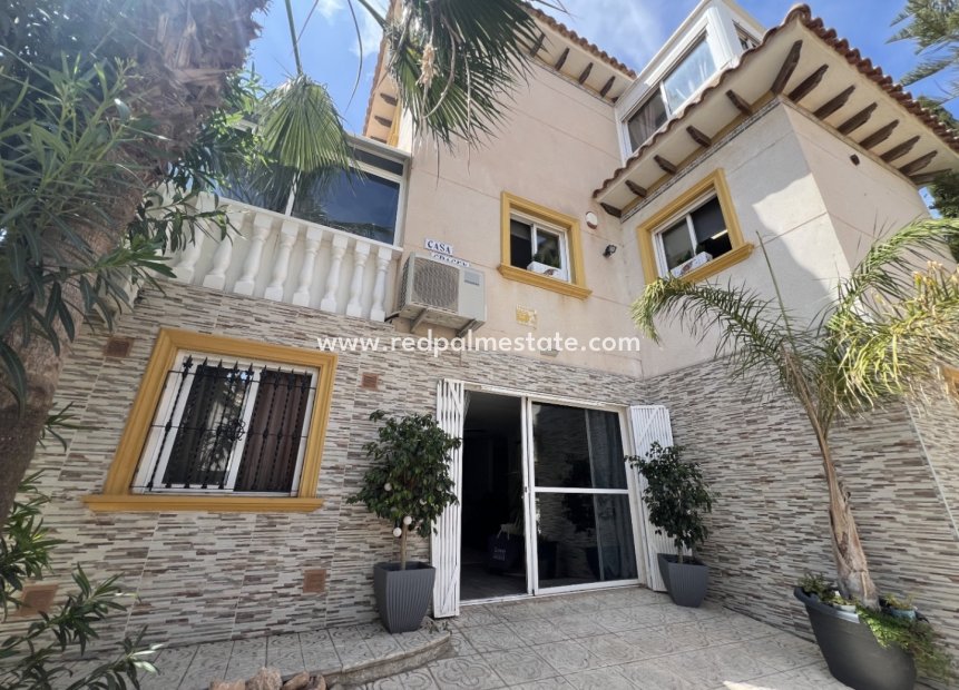 Videresalg - Villa -
Orihuela Costa - Inland