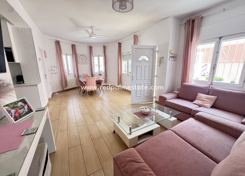 Videresalg - Villa -
Orihuela Costa - La Florida