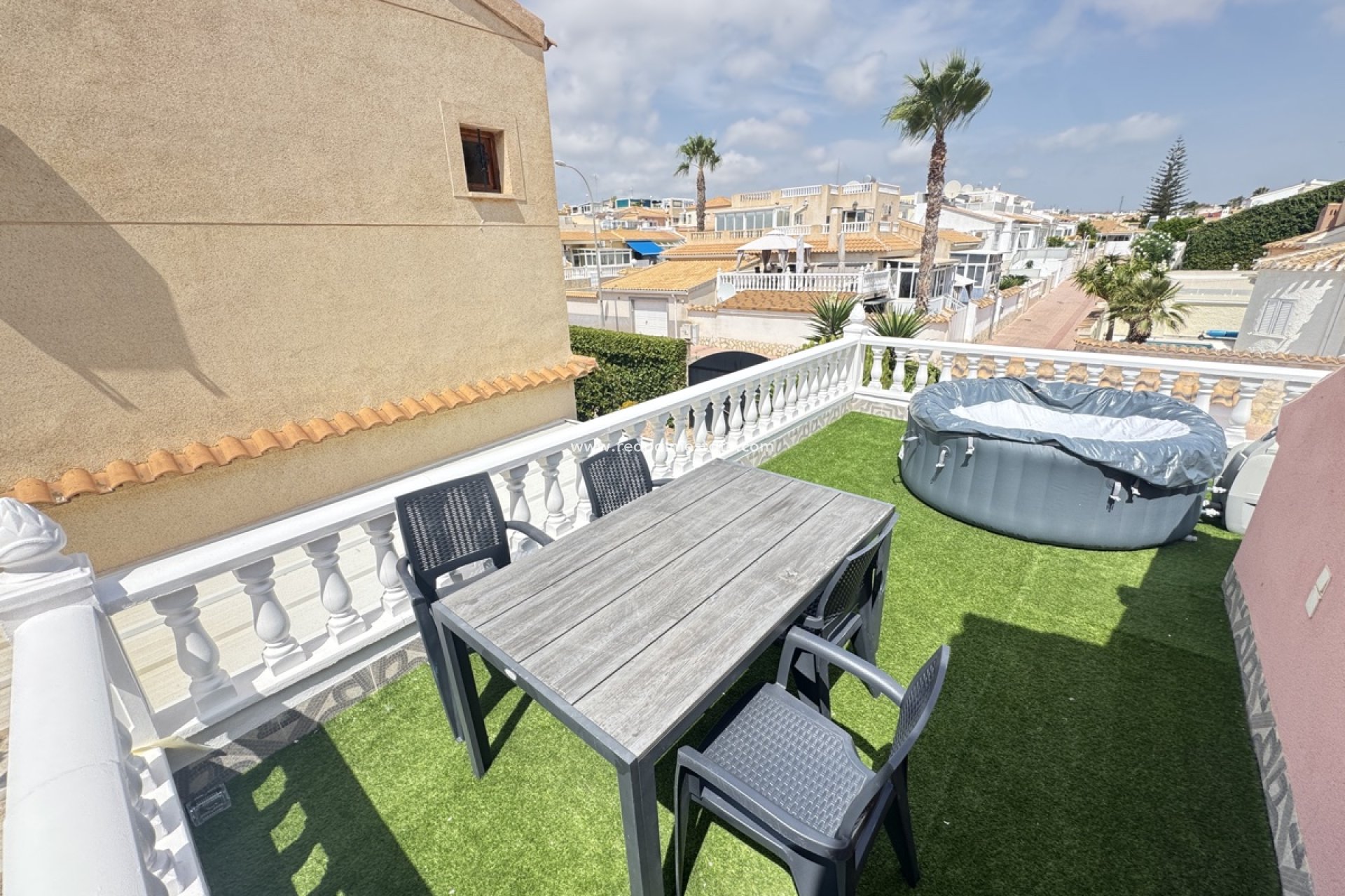 Videresalg - Villa -
Orihuela Costa - La Florida