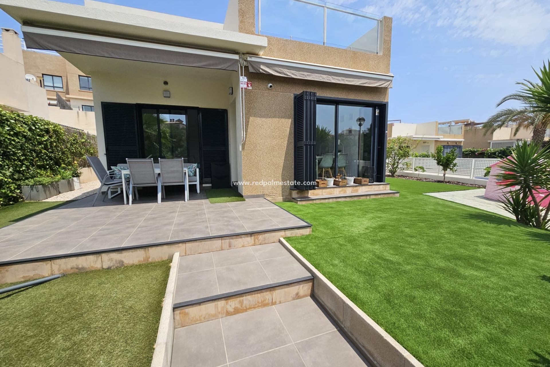 Videresalg - Villa -
Orihuela Costa - La Regia