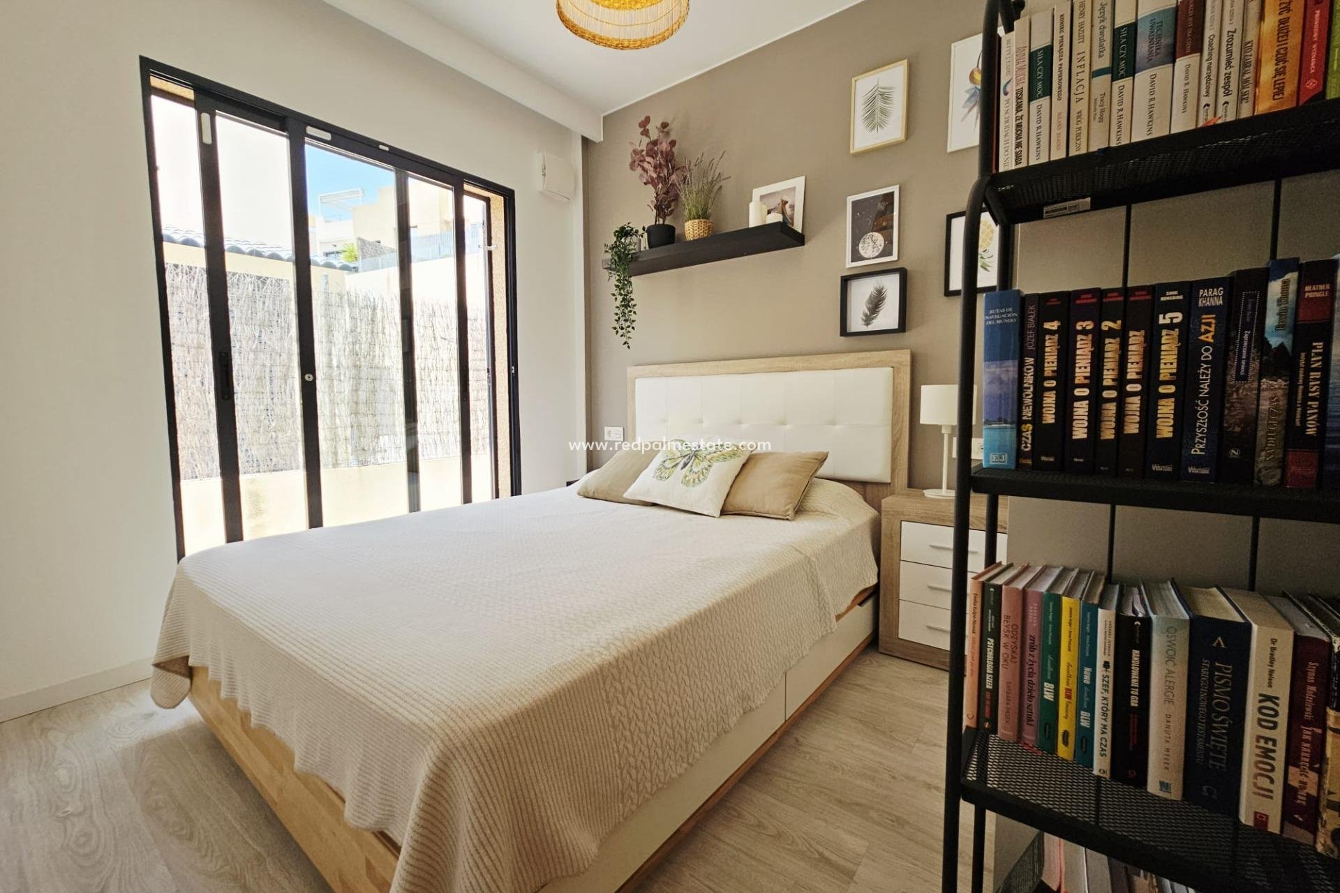 Videresalg - Villa -
Orihuela Costa - La Regia