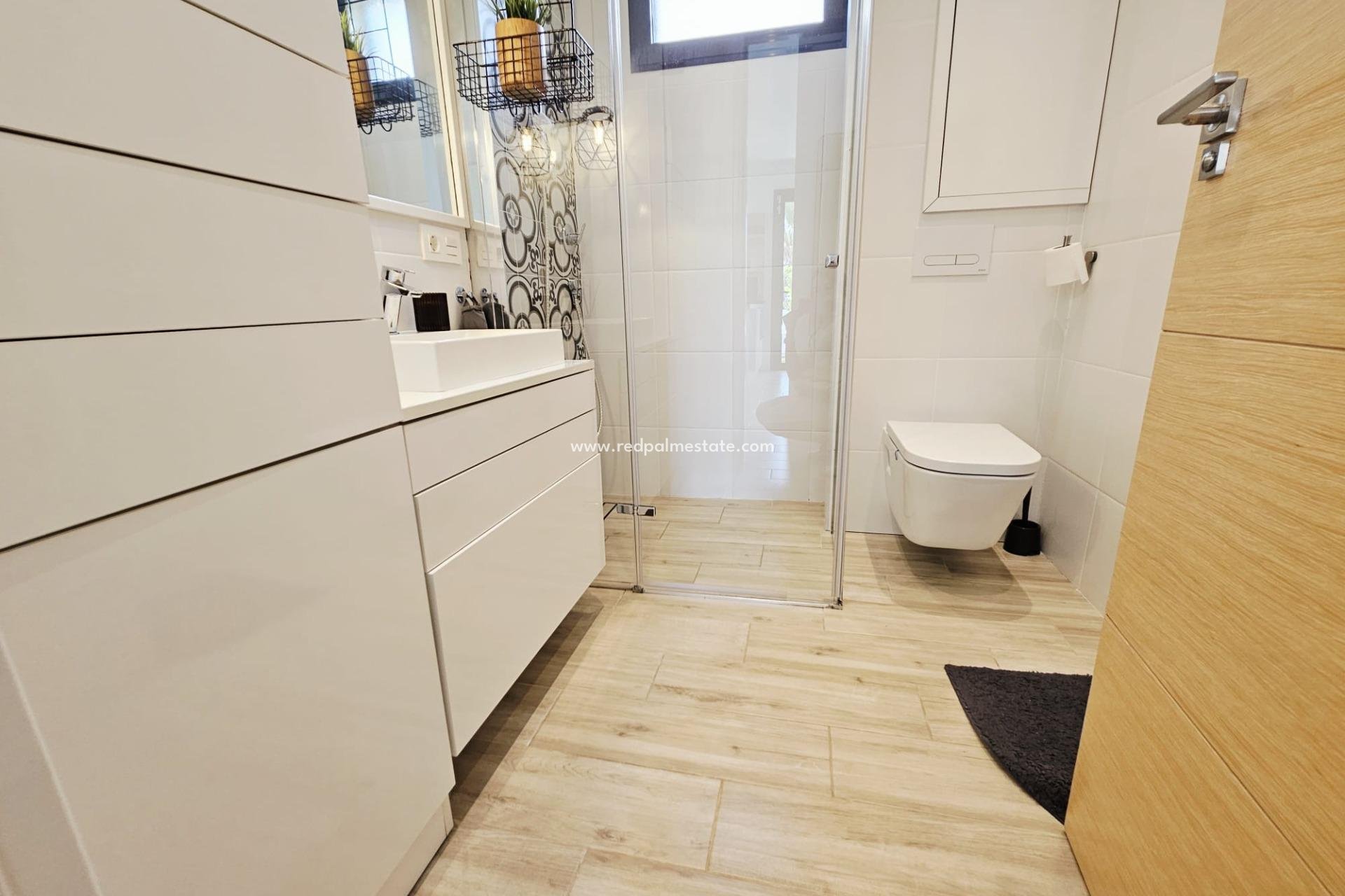 Videresalg - Villa -
Orihuela Costa - La Regia