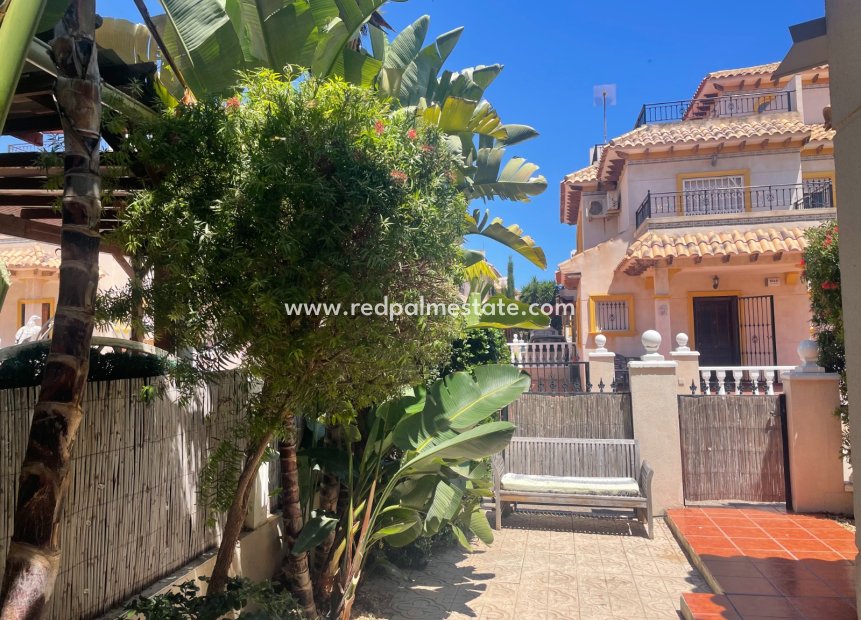 Videresalg - Villa -
Orihuela Costa - La Regia