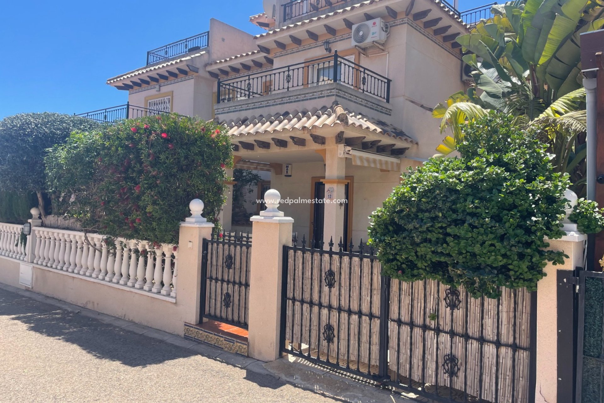 Videresalg - Villa -
Orihuela Costa - La Regia