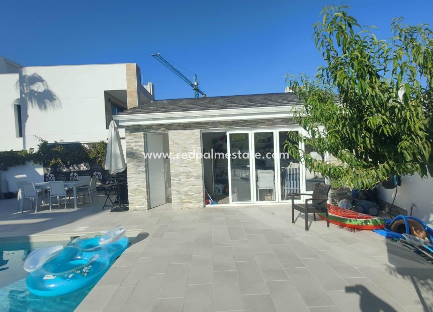 Videresalg - Villa -
Orihuela Costa - La Zenia