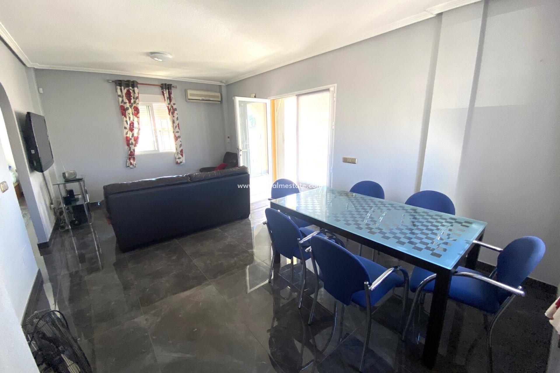 Videresalg - Villa -
Orihuela Costa - La Zenia