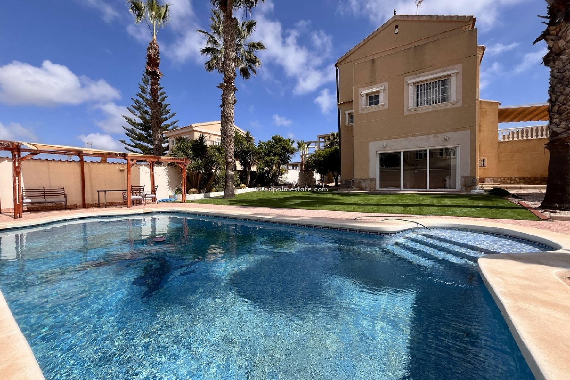Videresalg - Villa -
Orihuela Costa - La Zenia