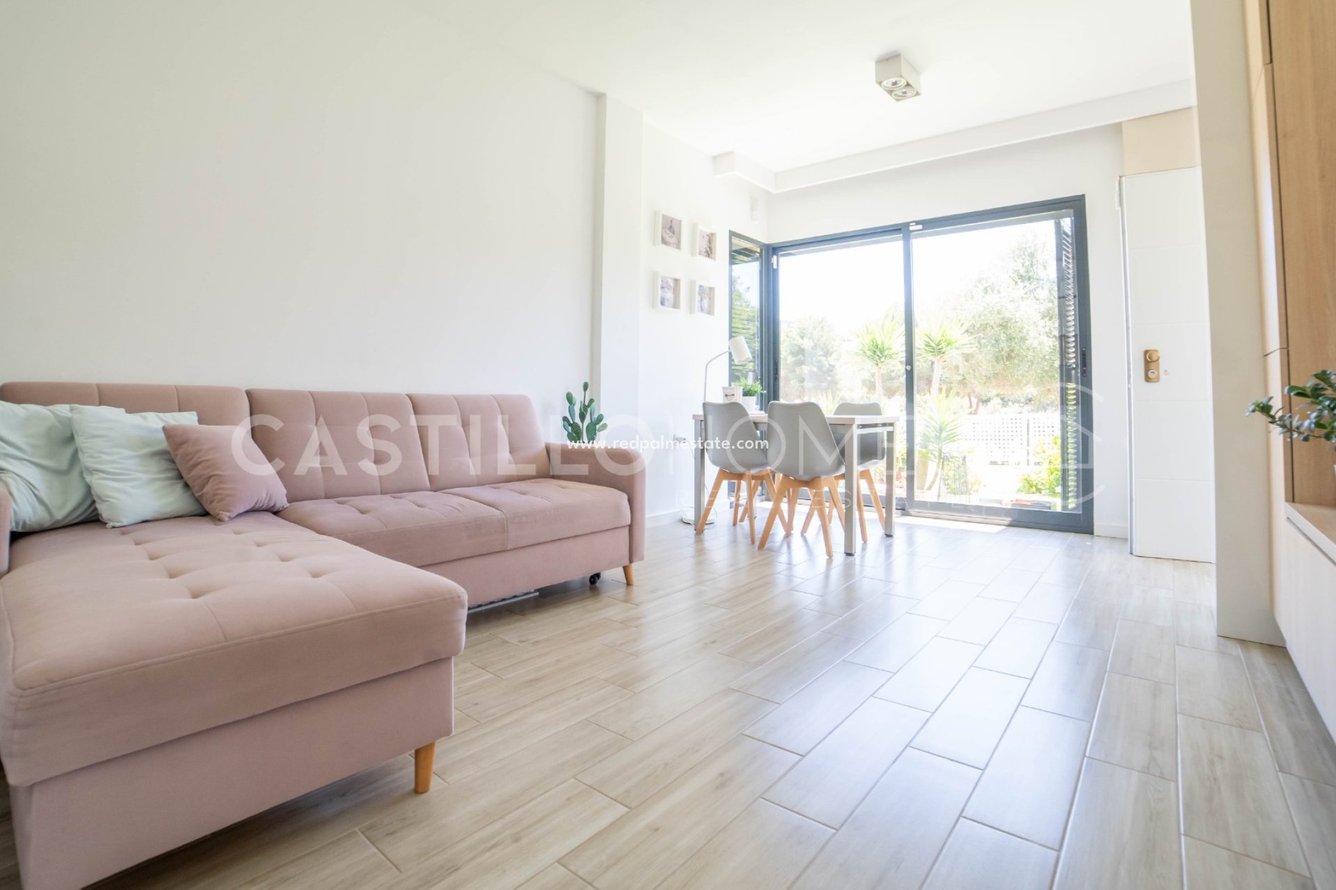 Videresalg - Villa -
Orihuela Costa - La Zenia