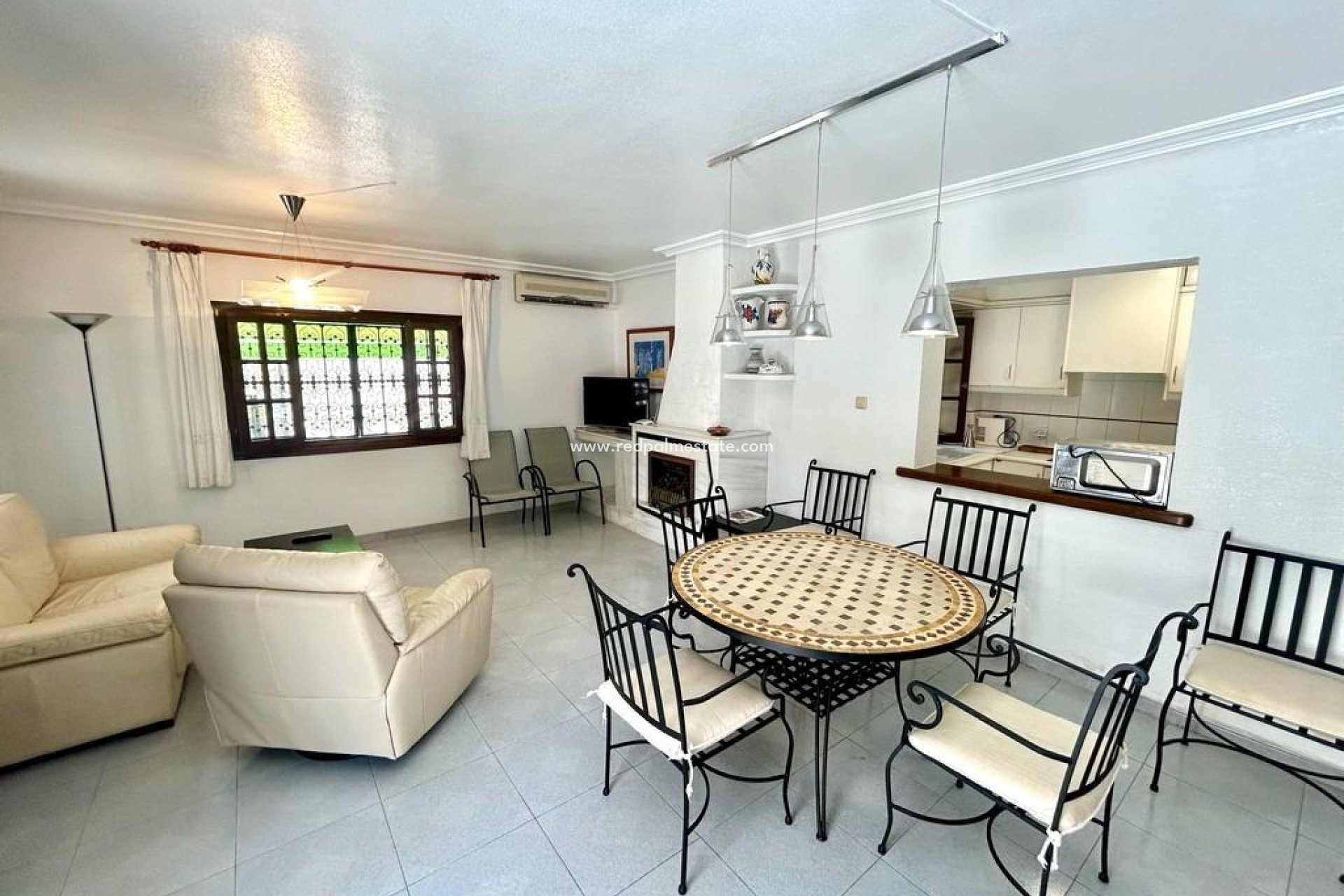 Videresalg - Villa -
Orihuela Costa - La Zenia