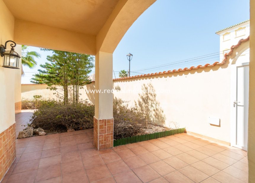Videresalg - Villa -
Orihuela Costa - La Zenia