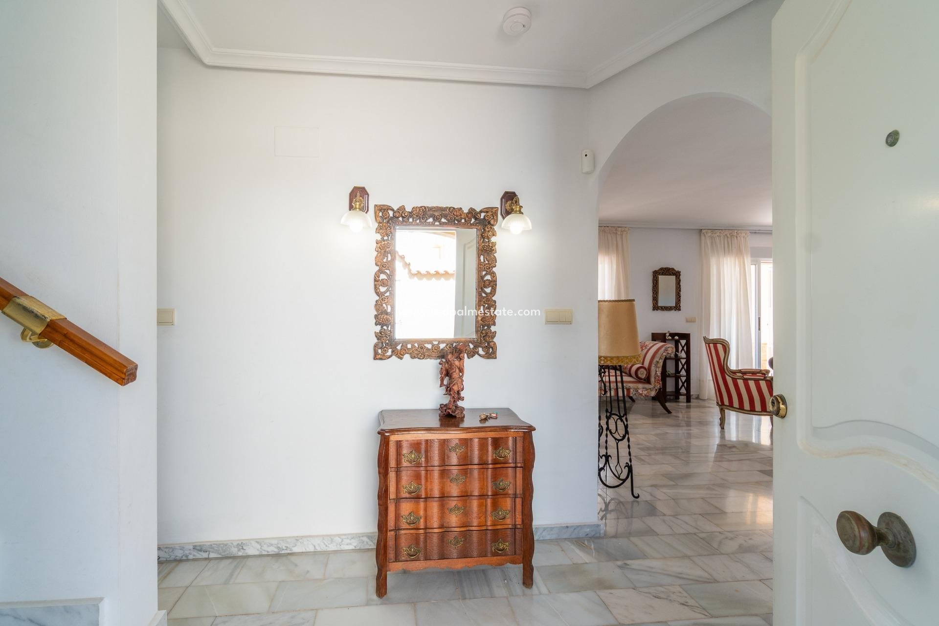 Videresalg - Villa -
Orihuela Costa - La Zenia