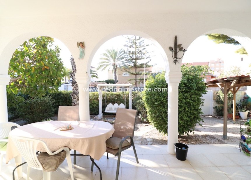 Videresalg - Villa -
Orihuela Costa - La Zenia