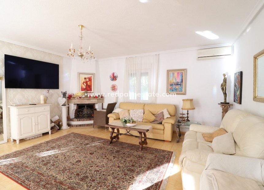 Videresalg - Villa -
Orihuela Costa - La Zenia