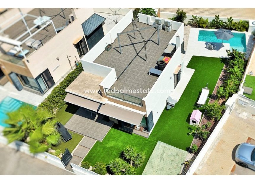 Videresalg - Villa -
Orihuela Costa - La Zenia