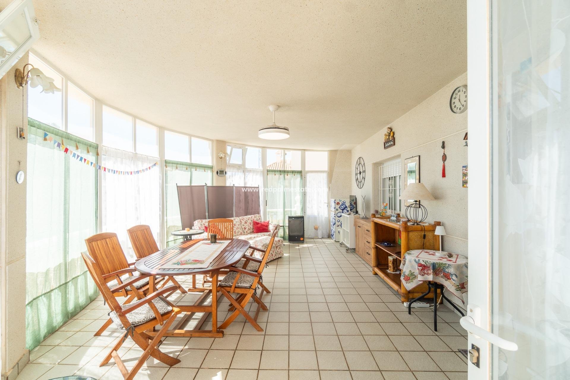 Videresalg - Villa -
Orihuela Costa - La Zenia