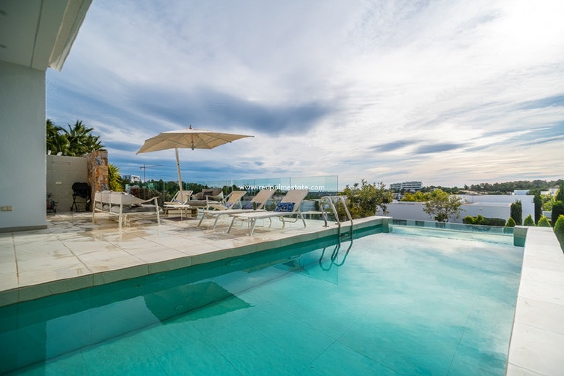 Videresalg - Villa -
Orihuela Costa - Las Colinas Golf