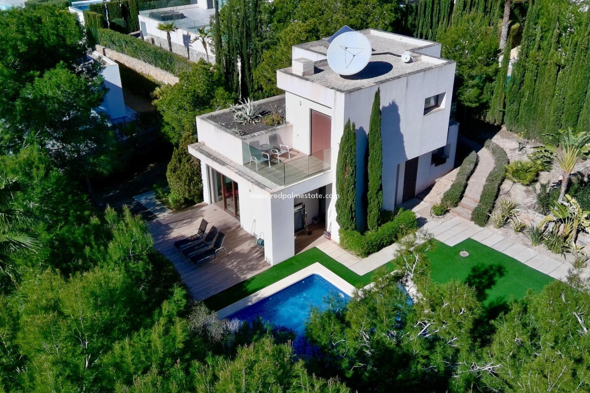 Videresalg - Villa -
Orihuela Costa - Las Colinas Golf