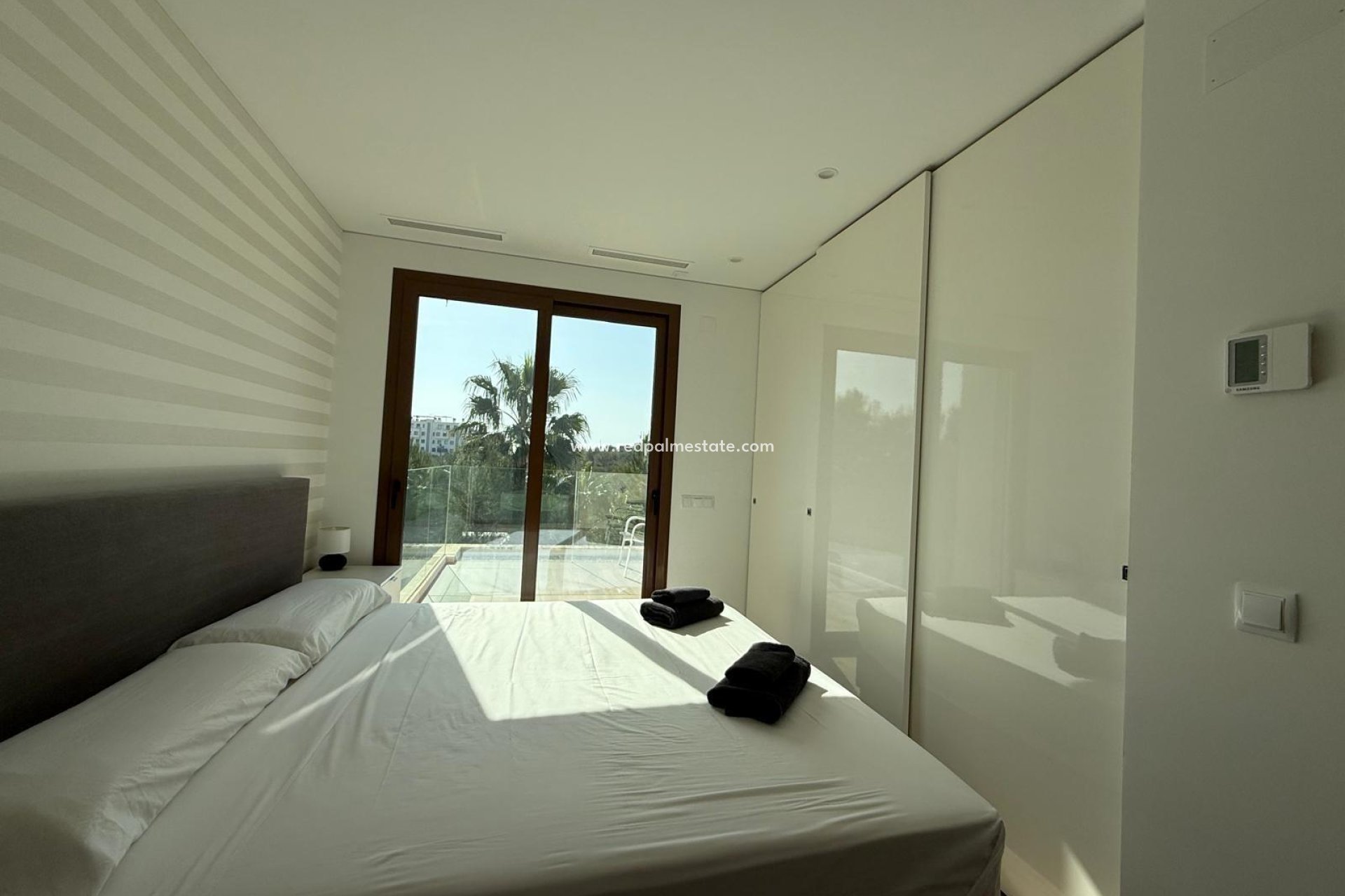 Videresalg - Villa -
Orihuela Costa - Las Colinas Golf