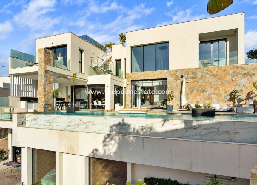 Videresalg - Villa -
Orihuela Costa - Las Colinas Golf