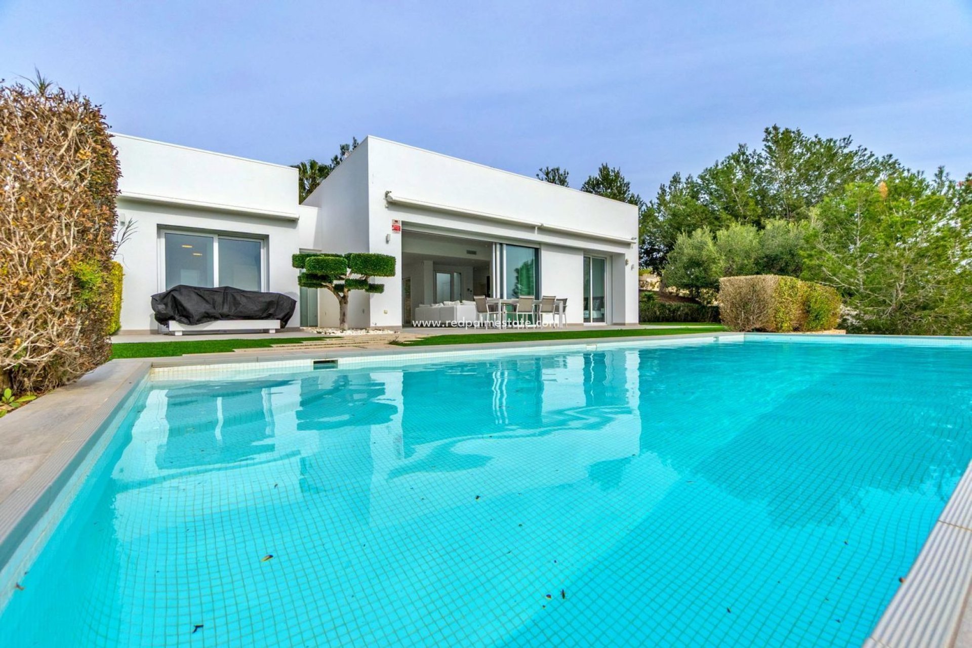 Videresalg - Villa -
Orihuela Costa - Las Colinas Golf