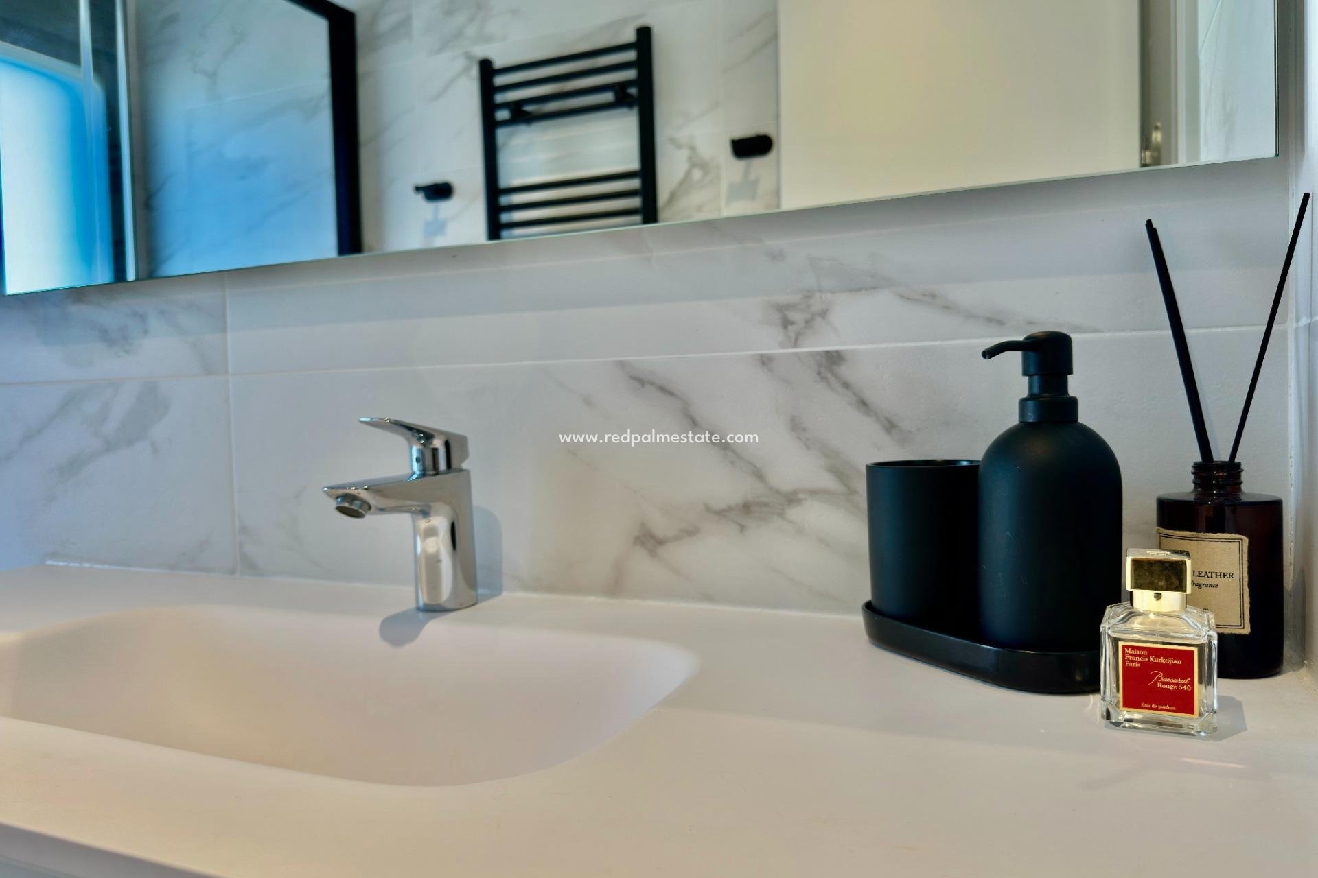 Videresalg - Villa -
Orihuela Costa - Las Colinas Golf