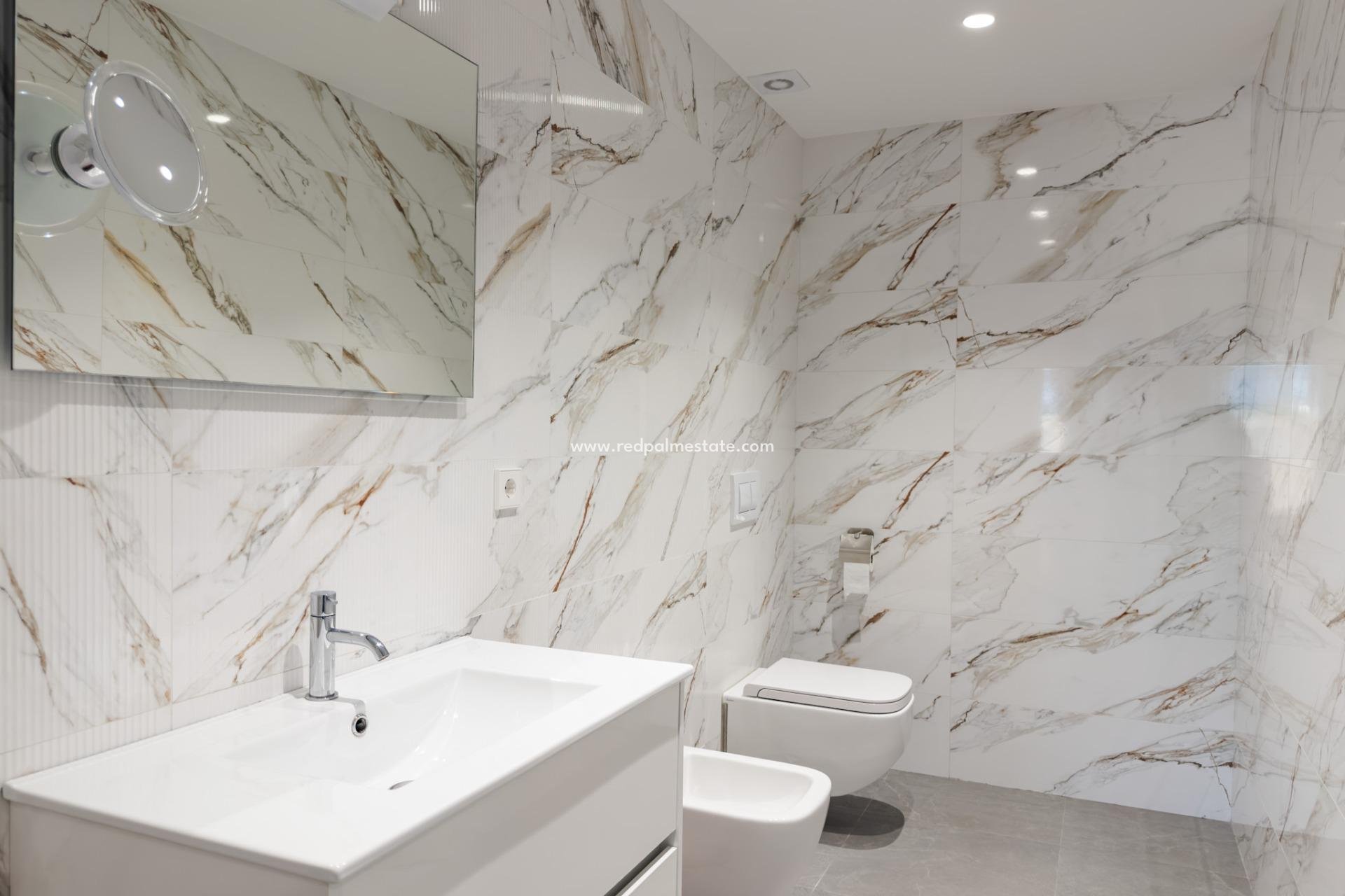 Videresalg - Villa -
Orihuela Costa - Las Colinas Golf