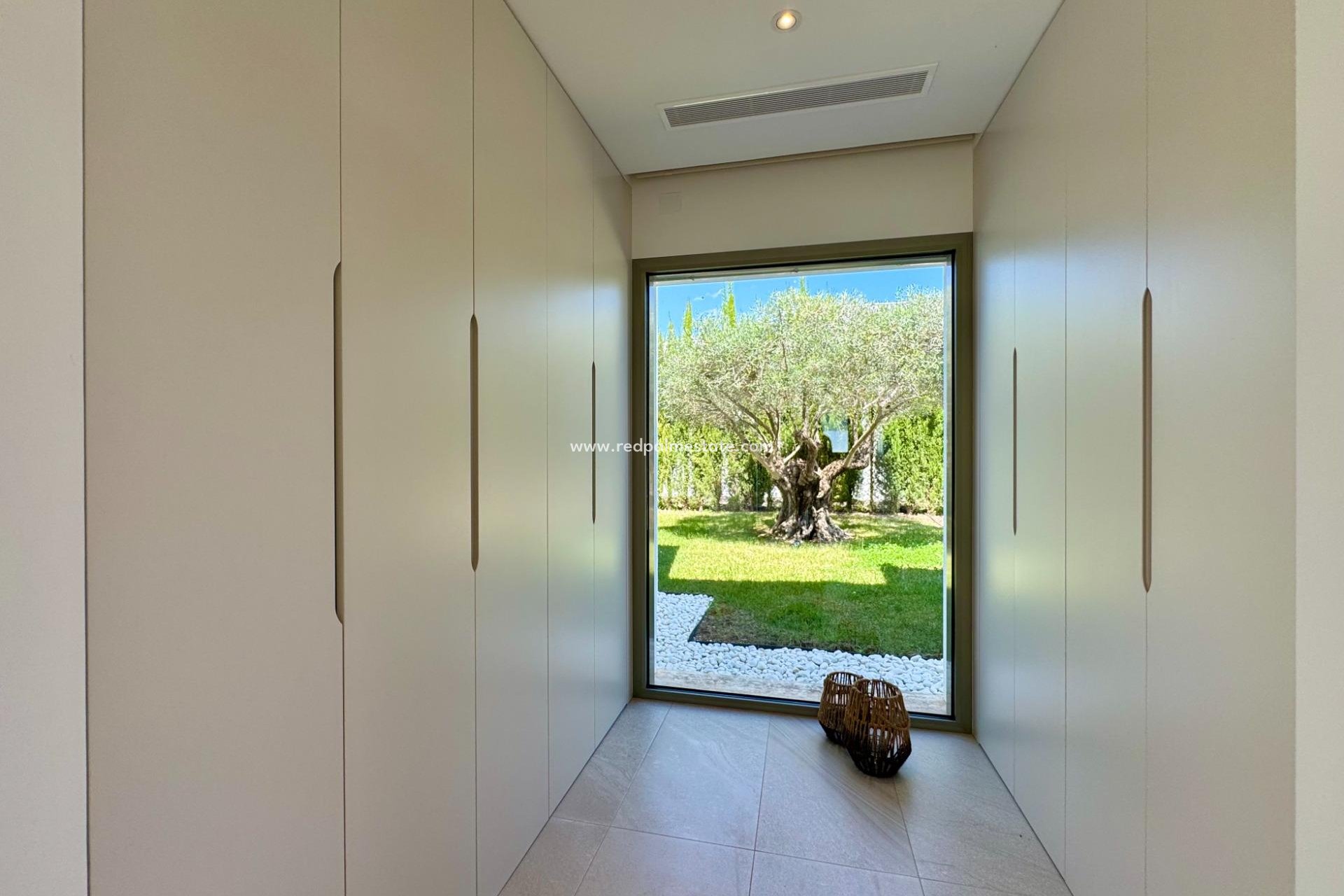 Videresalg - Villa -
Orihuela Costa - Las Colinas Golf