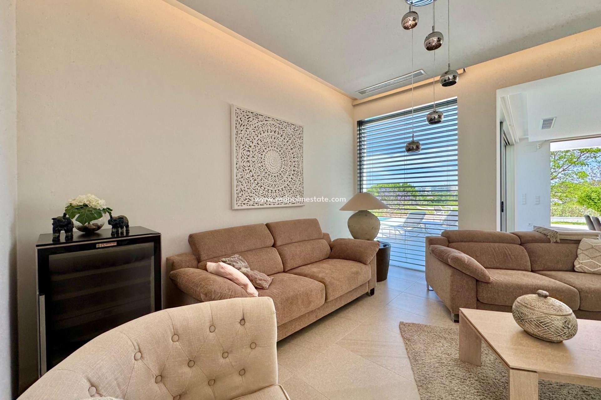 Videresalg - Villa -
Orihuela Costa - Las Colinas Golf