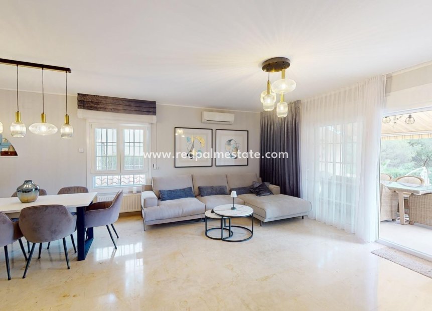 Videresalg - Villa -
Orihuela Costa - Las Ramblas