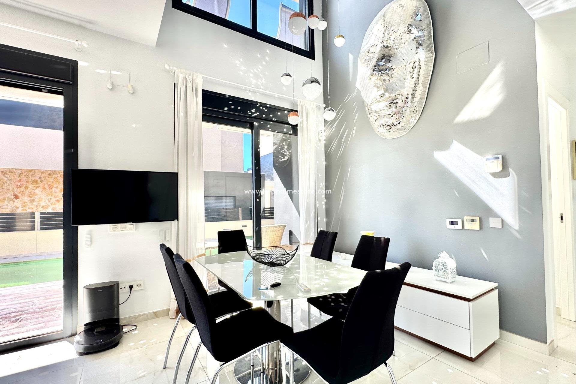 Videresalg - Villa -
Orihuela Costa - Lomas de Cabo Roig