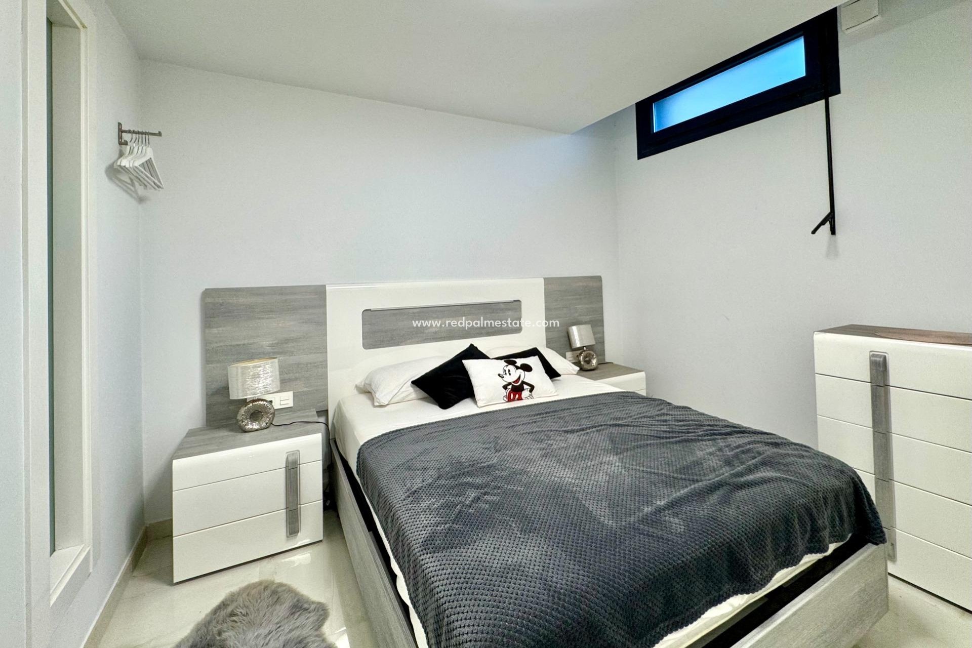 Videresalg - Villa -
Orihuela Costa - Lomas de Cabo Roig