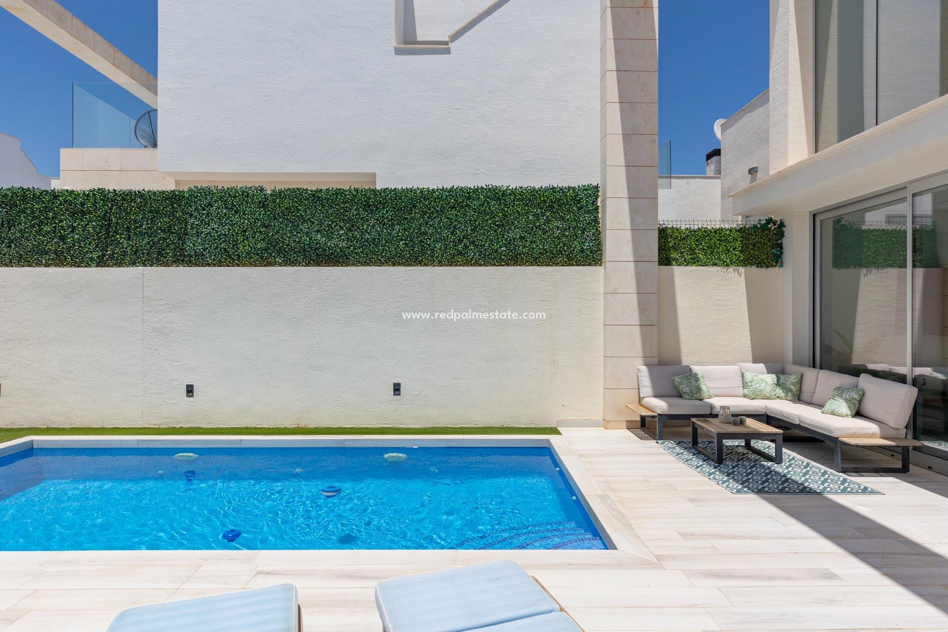 Videresalg - Villa -
Orihuela Costa - Lomas de Cabo Roig