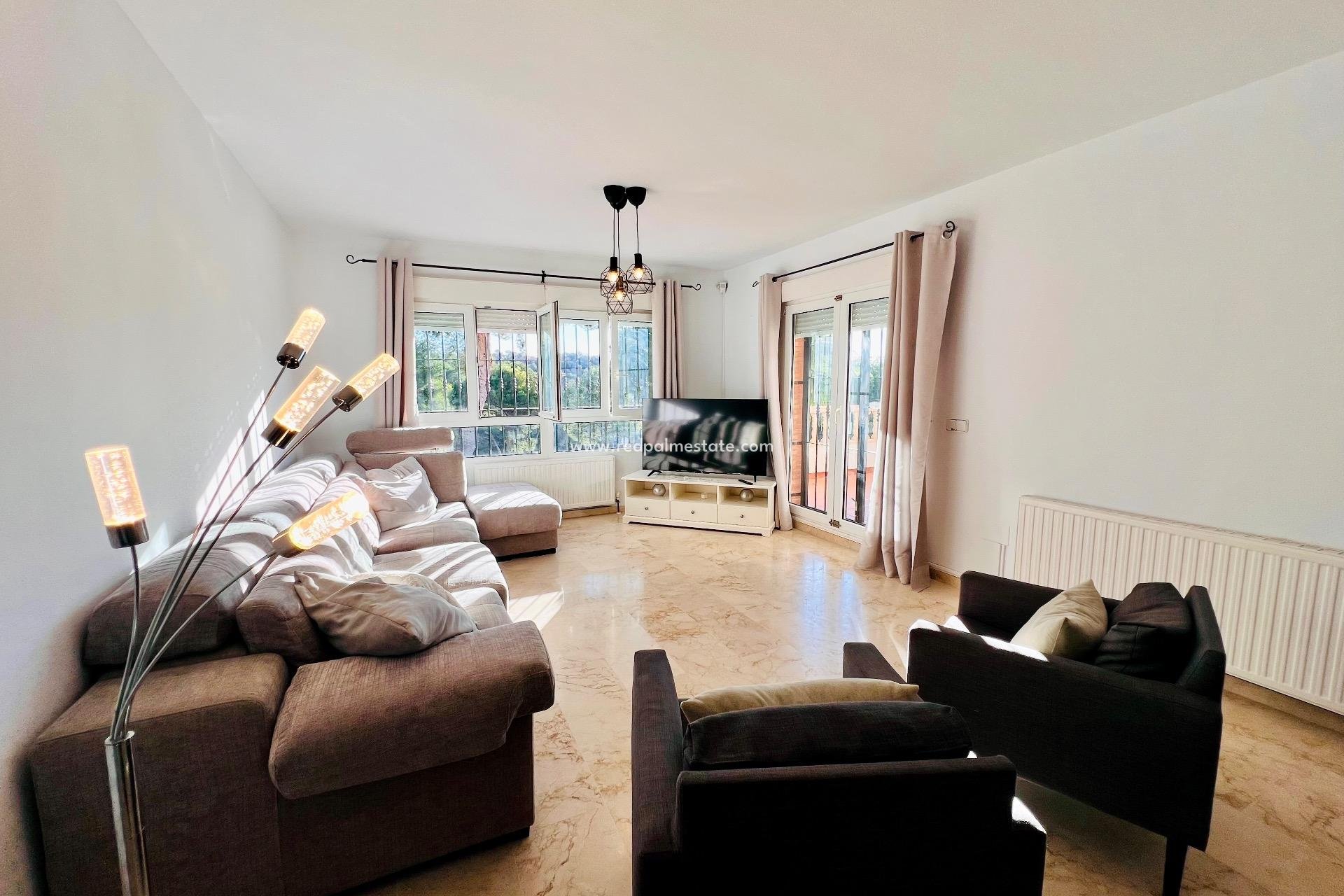 Videresalg - Villa -
Orihuela Costa - Lomas De Campoamor-las Ramblas