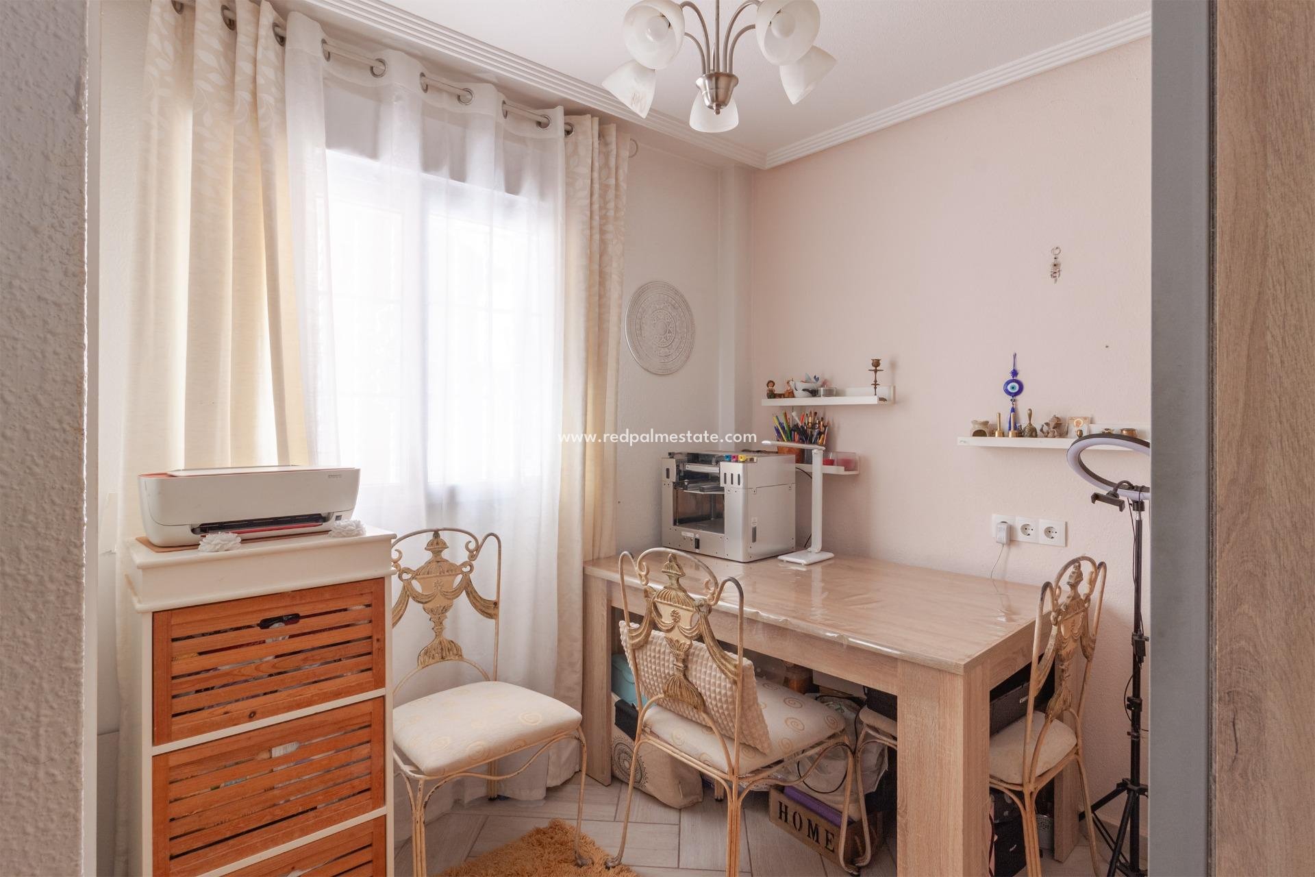 Videresalg - Villa -
Orihuela Costa - Los Almendros-la Florida