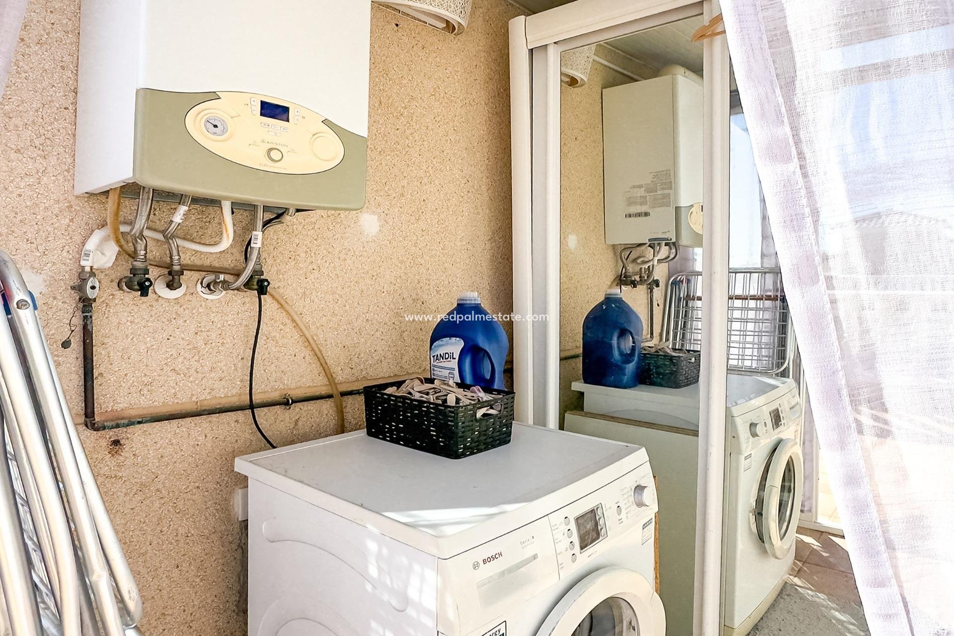 Videresalg - Villa -
Orihuela Costa - Los Almendros-la Florida