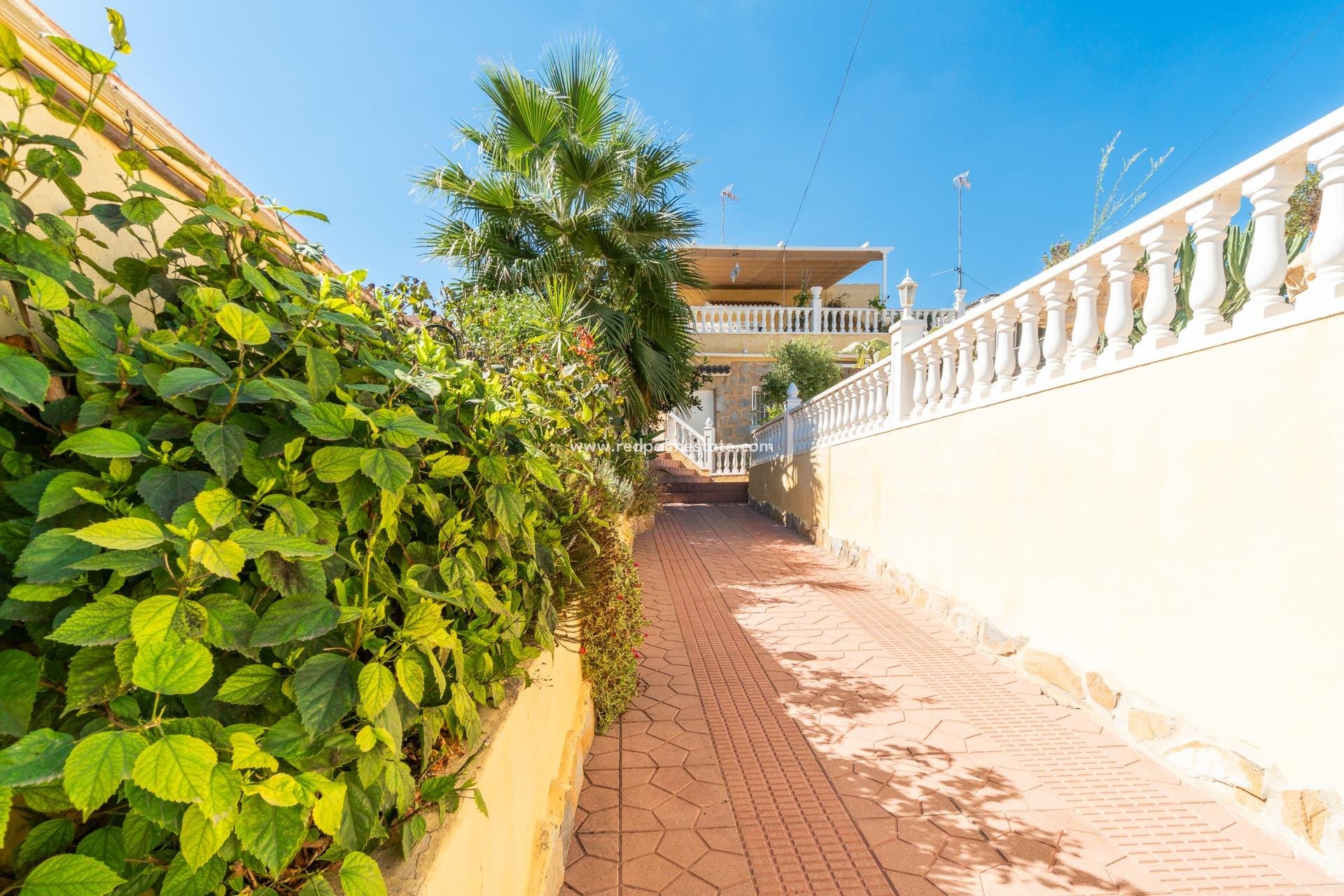 Videresalg - Villa -
Orihuela Costa - Los balcones