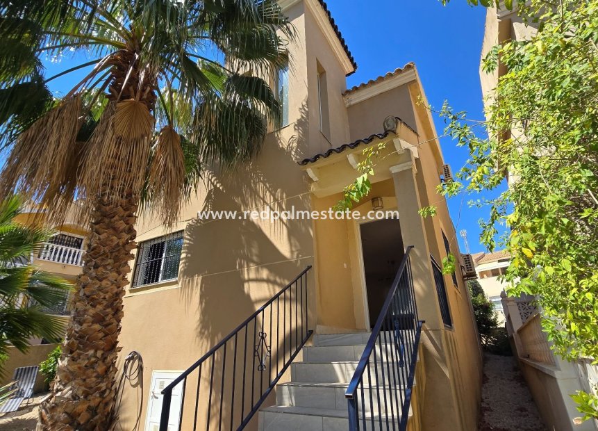 Videresalg - Villa -
Orihuela Costa - Orihuela