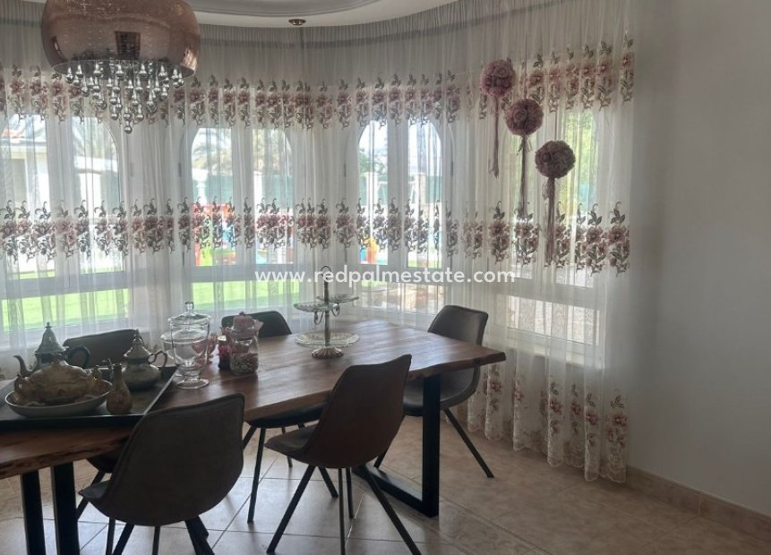 Videresalg - Villa -
Orihuela Costa - Orihuela