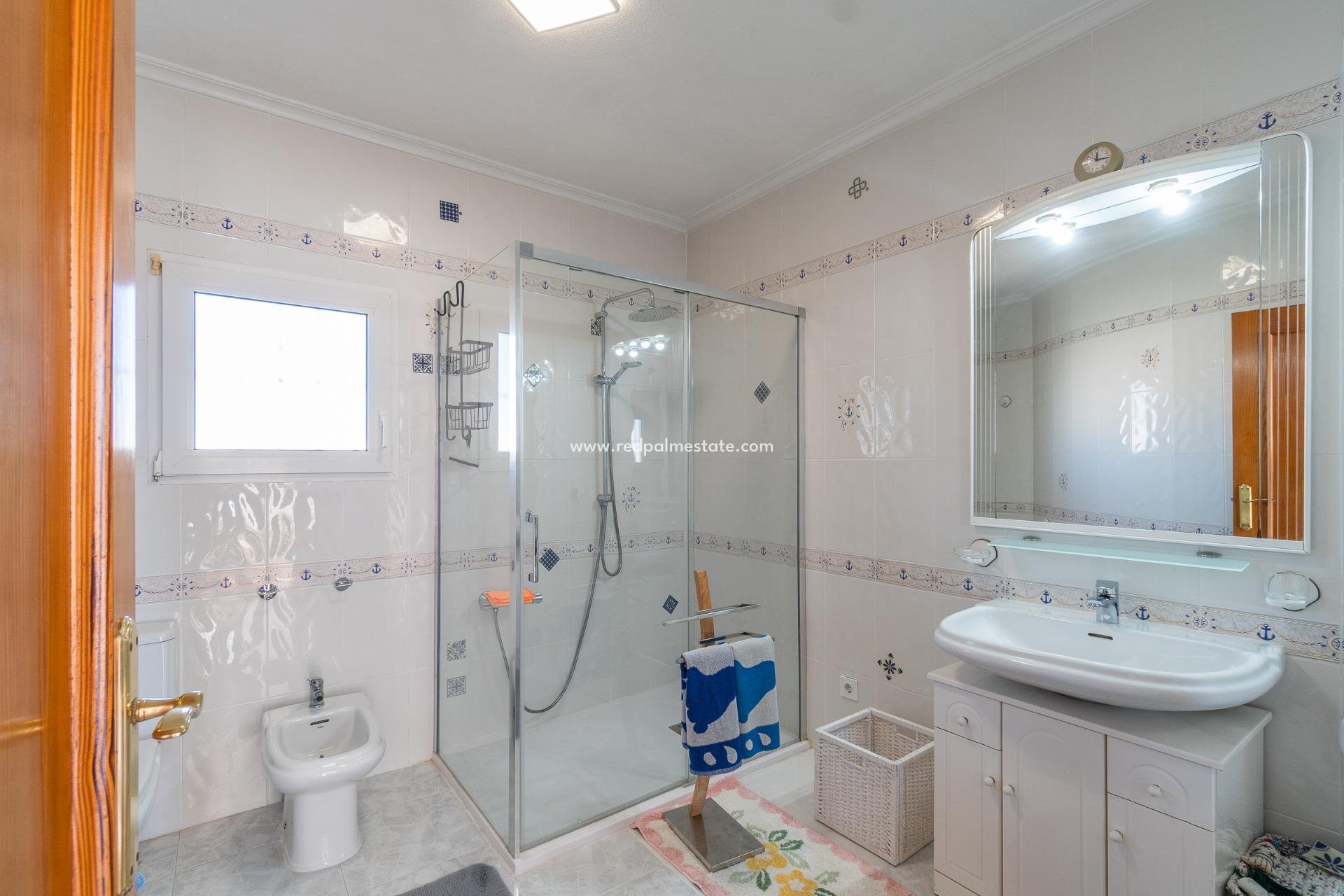 Videresalg - Villa -
Orihuela Costa - Playa Flamenca