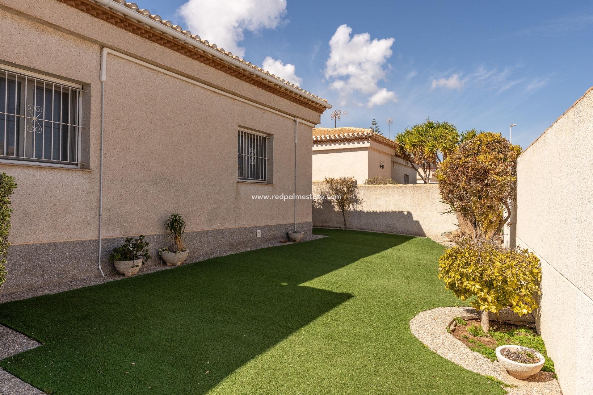 Videresalg - Villa -
Orihuela Costa - Playa Flamenca