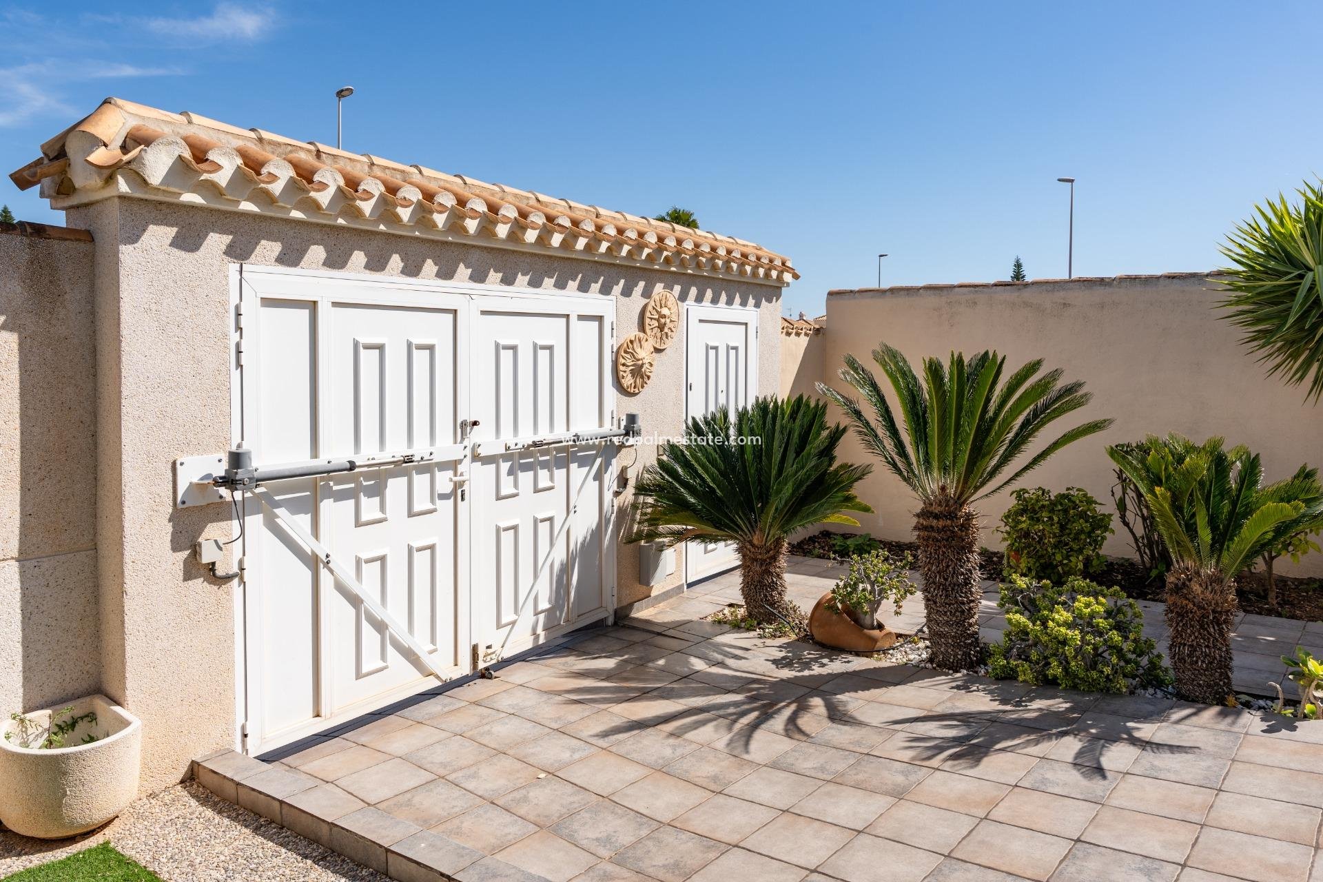 Videresalg - Villa -
Orihuela Costa - Playa Flamenca
