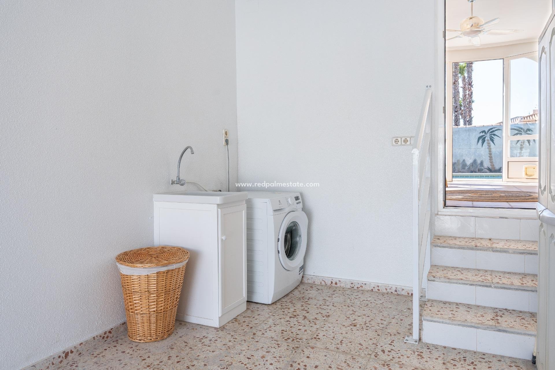 Videresalg - Villa -
Orihuela Costa - Playa Flamenca